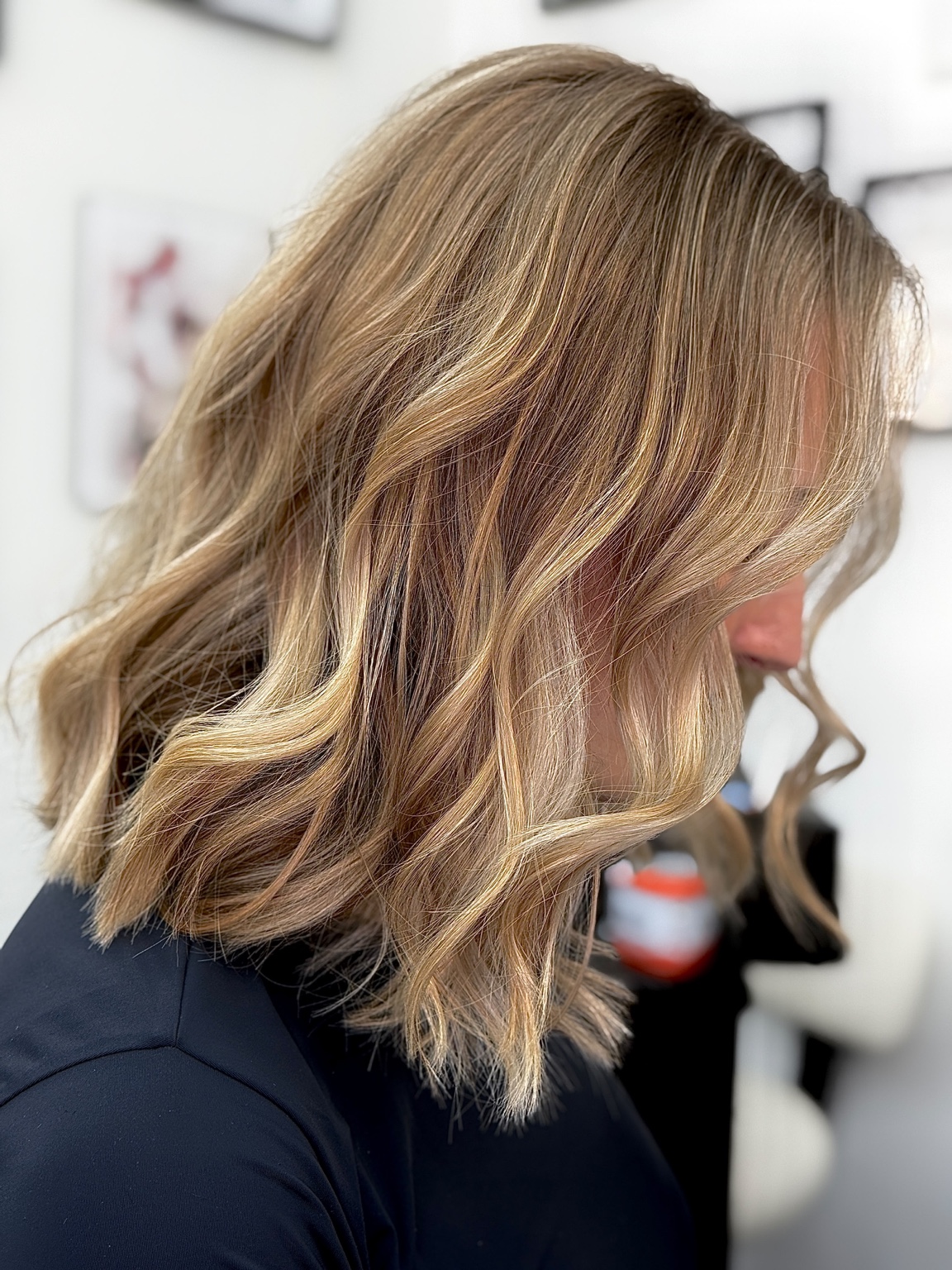 Bronde-Highlights mit weichen Wellen